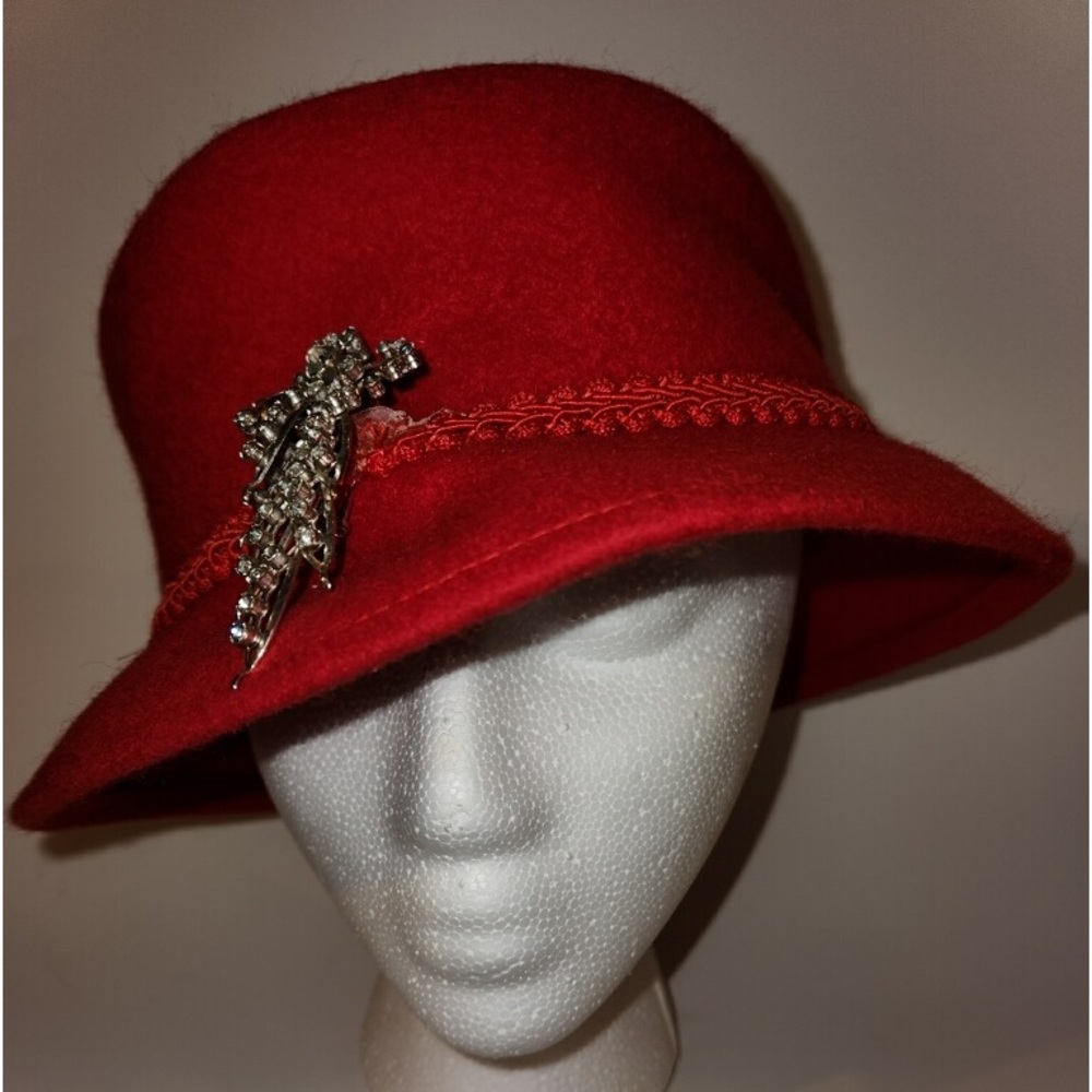 Women’s dress hat
